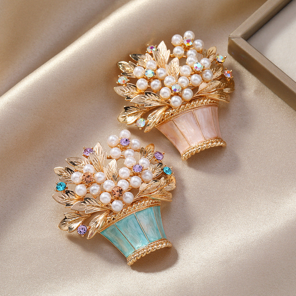 Pearl Flower Brooch