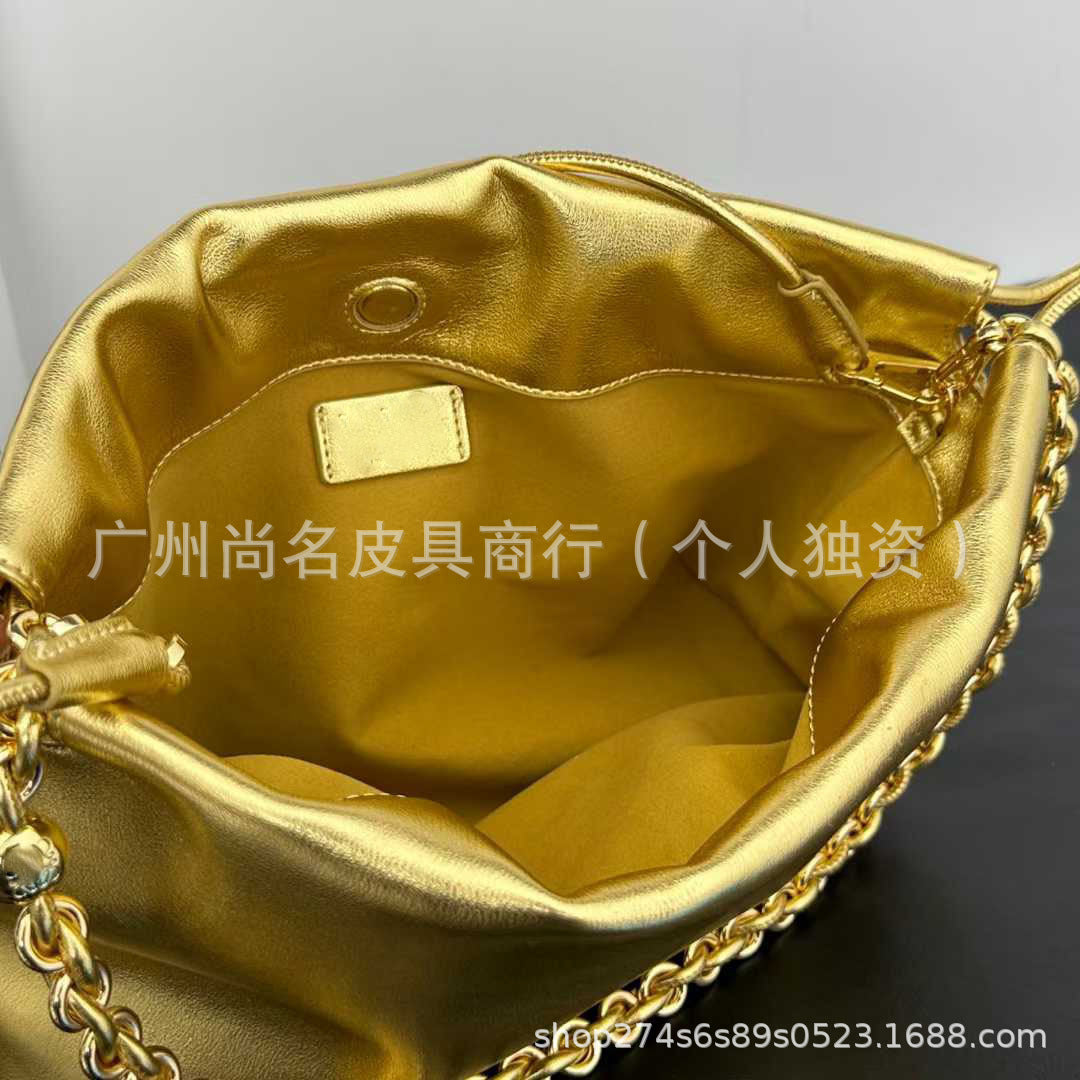 Women’s Pleated Shoulder Bag