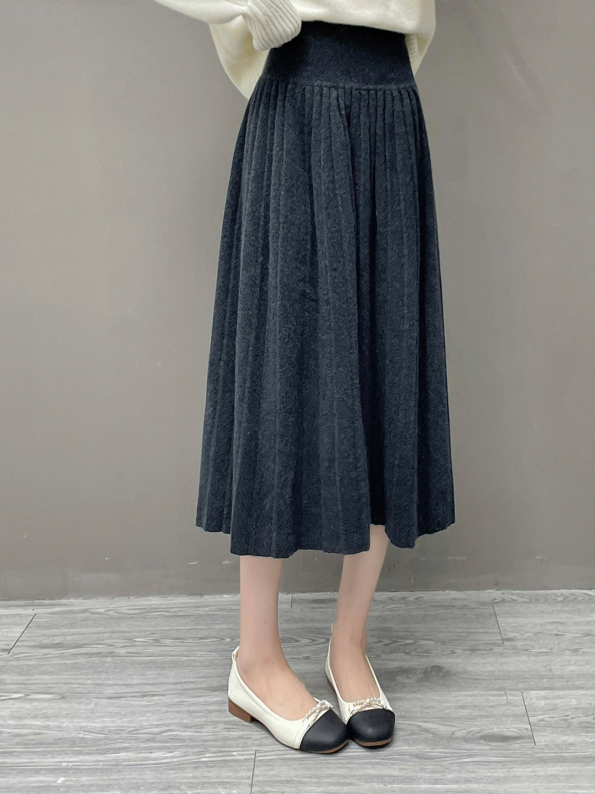 Women’s Cashmere-Wool Pleated Skirt