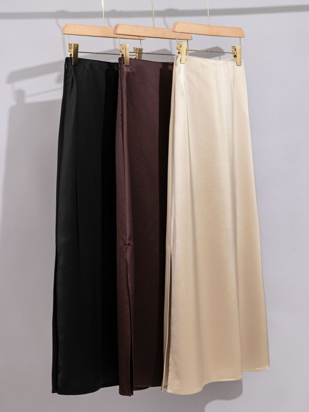 Women’s Acetate High-Waist Slit Skirt
