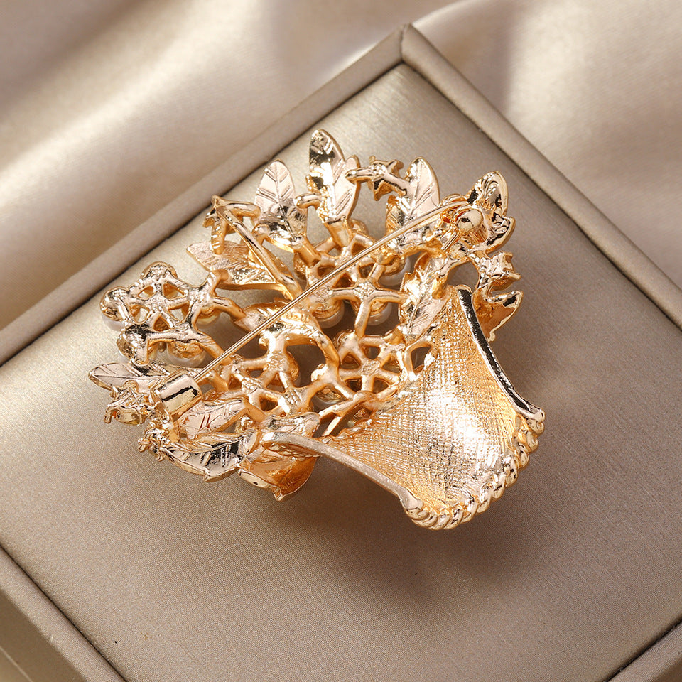 Pearl Flower Brooch